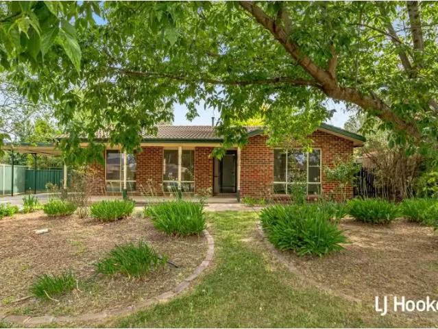 56 Clare Dennis Avenue, GORDON House for rent Listed by Leasi.