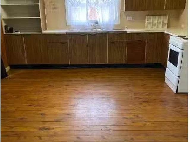 56 Cumberland Road, Ingleburn House for rent Listed by Your P.