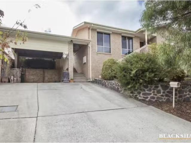 56 Fullerton Crescent, Richardson House for rent Listed by Ta.