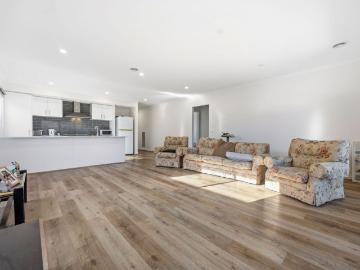 56 Goldfinch Road, Winter Valley