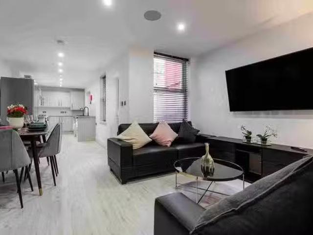 56 Hannan, L6 6 Beds 4 Baths