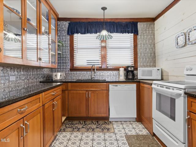 56 Henry St, Saratoga Springs, NY 12866 | MLS #202618