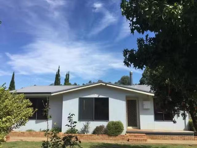 56 Holyoake Road, Dwellingup, WA 6213