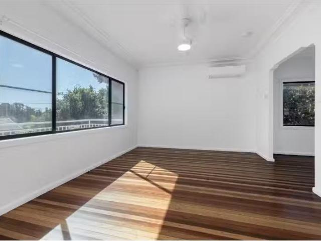 56 Lake Road, Port Macquarie House for rent Listed by Rebecca.