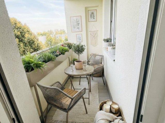 56 m² zum Wohlfühlen – 2 Zimmer Wohnung mit Loggia im 5. Geschoß