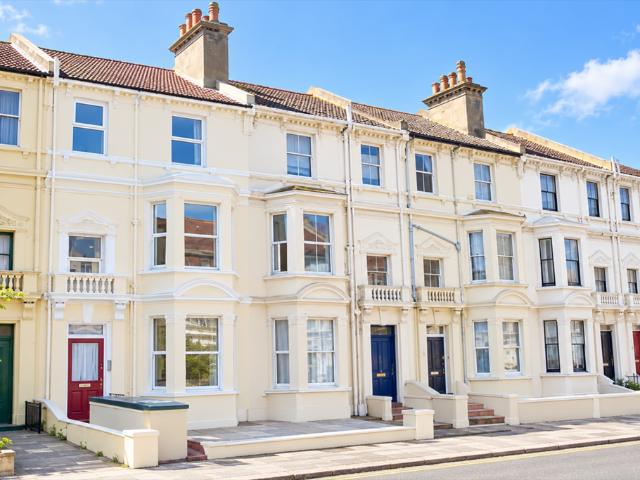 56 Mount Pleasant Road, Hastings, TN34 1 bed flat to rent £850 pcm £196 pw