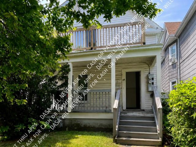 56 Peoria Lower 2 Bed / 1 Bath