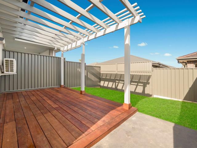 56a Armoury Rd, JORDAN SPRINGS, NSW 2747