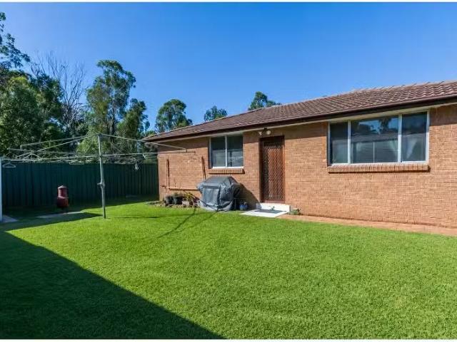 56A Nathan Crescent, DEAN PARK House for rent Listed by Rosie.