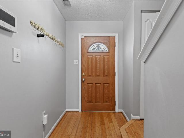 5709 Crecy Court