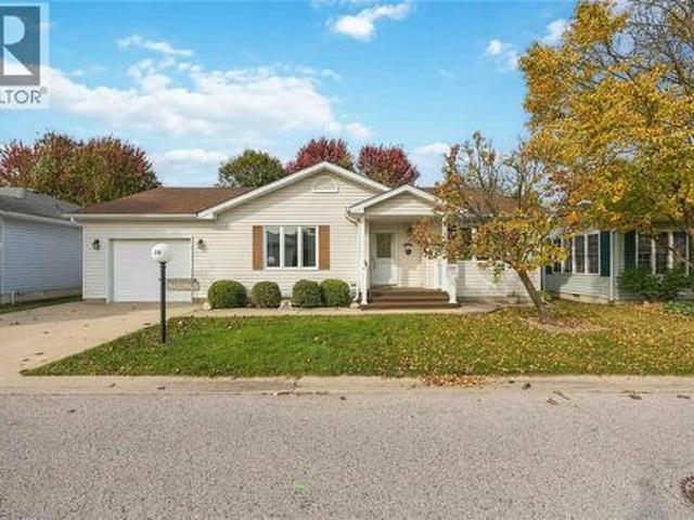 5700 Blackwell Sideroad Unit# 39, Sarnia, ON, N7W 1B7 house for sale | Listing ID 26024 | Royal LePage