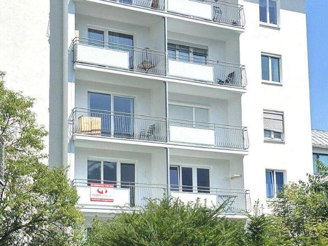 5700 Zell am See  ca. 95 m² Wohnung mit viel Potential ! raffinierter Grundriss, 2 Balkone, Kachelofen, Lift im Haus, ideal als Personalwohnung !
