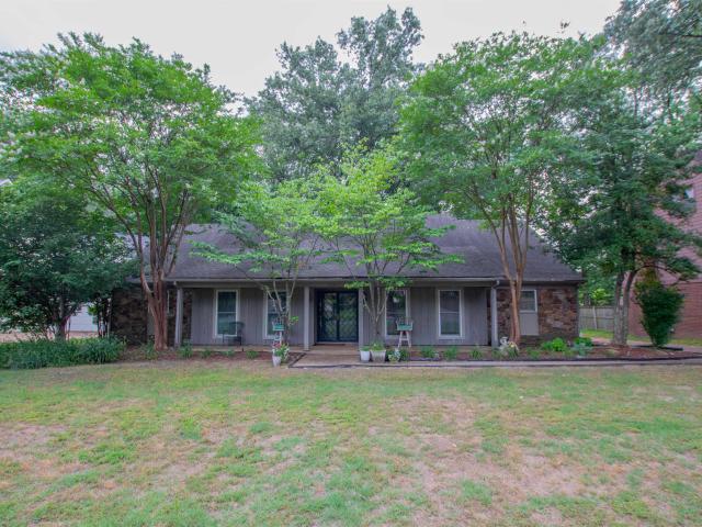 5701 ashley sq