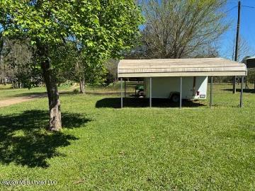 Amite County, Mississippi, USA - Equipped kitchen