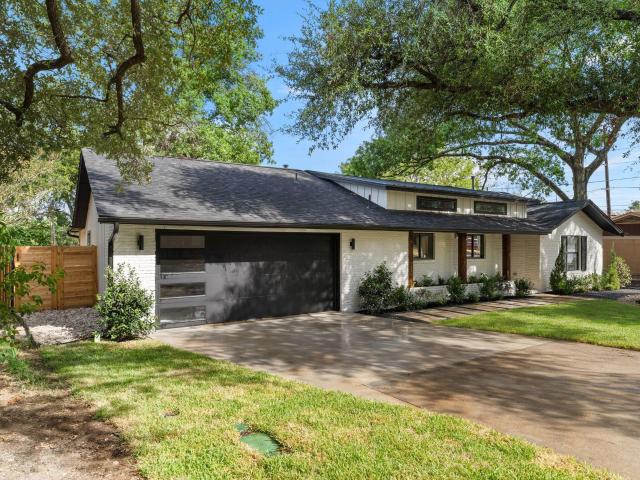 5703 Marilyn Dr
