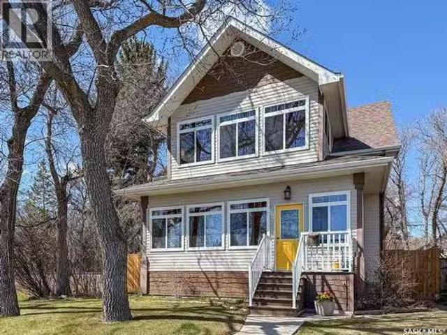 570 4Th Avenue Ne, Swift Current, SK, S9H 2K2 house for sale.