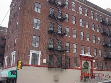 570 B. Clinton Ave 2 beds, 1 full bath