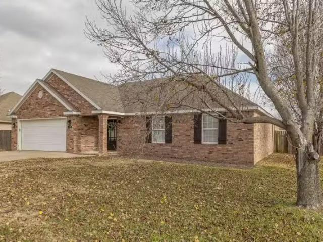 570 BONANZA ST, CENTERTON, AR 72719