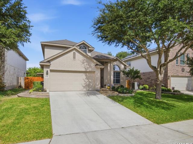 5715 White Oak Cv