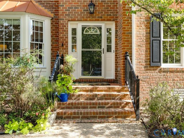 5716 Oak Mill Court