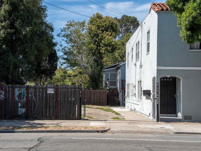 5719 Shattuck Ave