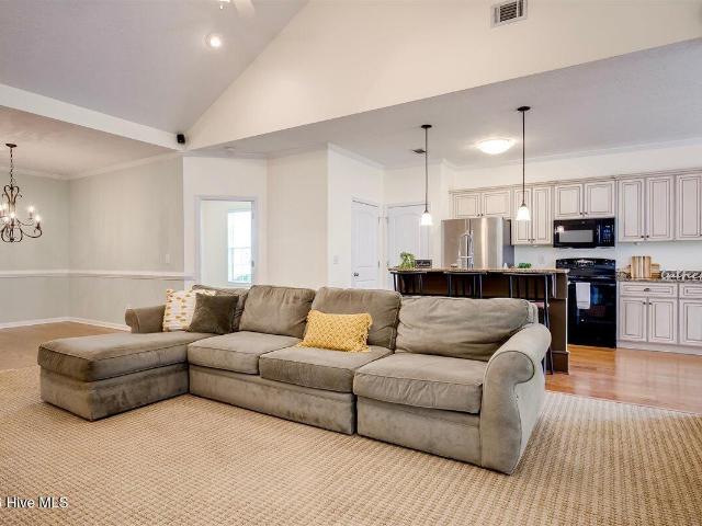 5712 Audrey Lane