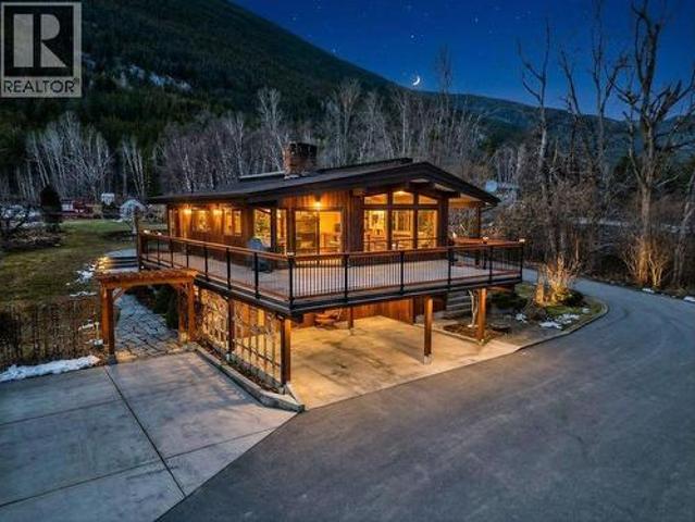 571 60 Street Sw, Salmon Arm, BC, V1E 3B3 house for sale | Listing ID 10379 | Royal LePage