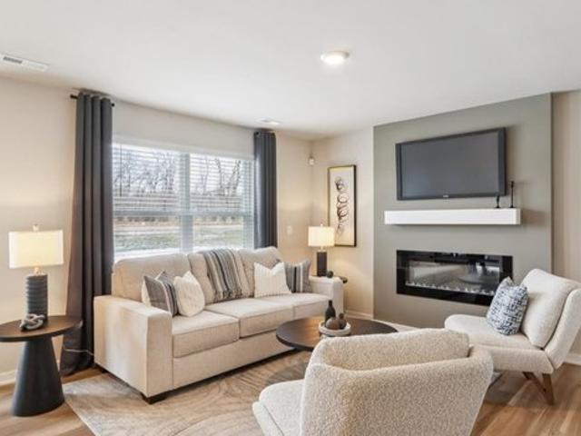 571 N Kimberlite St, Tiffin, IA 52340