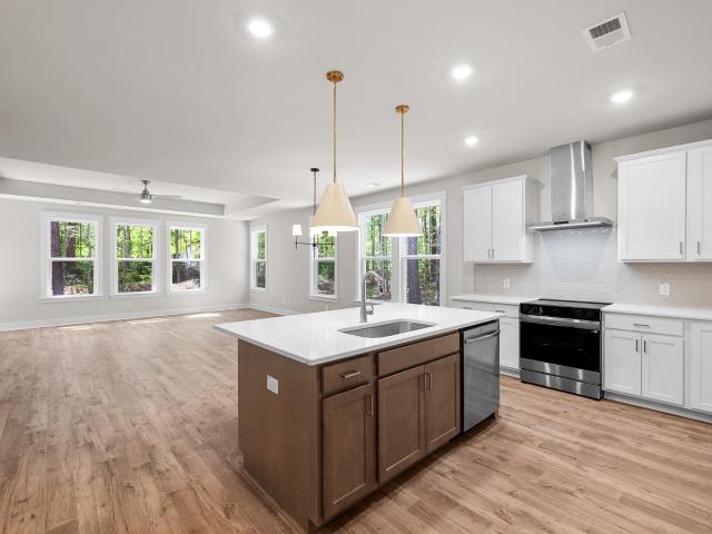 5724 Gabe Moultrie Drive