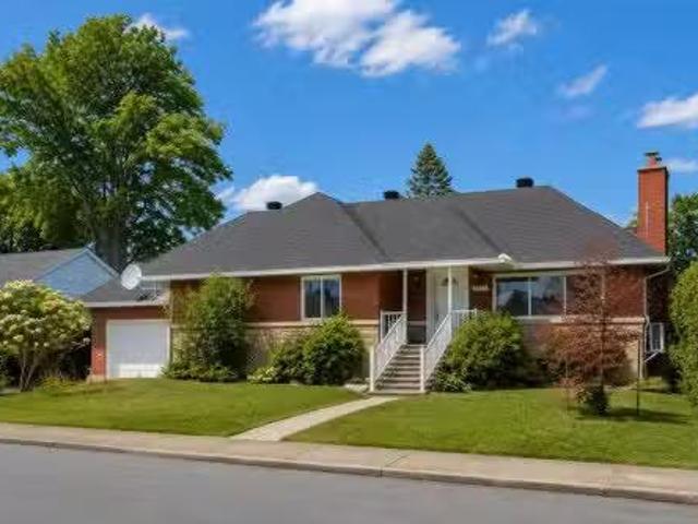 5727 Av. Smart, Côte Saint Luc, QC, H4W 2M6 house for sale.