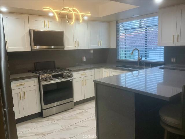 5727 Etiwanda Ave, Unit 3, Tarzana, CA 91356 | MLS #SR25256