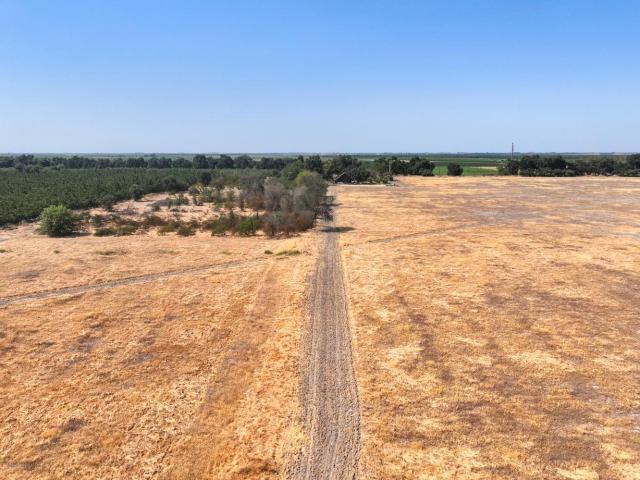 5721 E Riverdale Ave, Laton, CA 93242 | MLS #226084