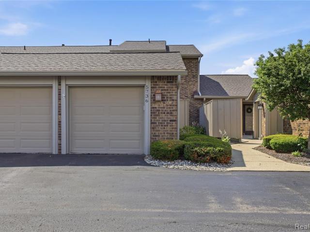 5736 Woodland View