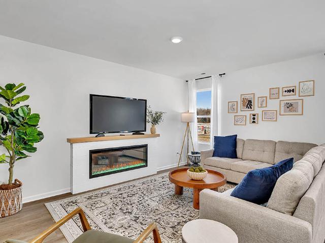 5738 Hunter Dr