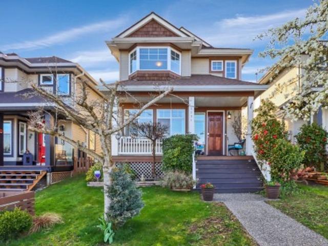 5731 B Street, Surrey, BC, V3S 8W6 house for sale | Listing ID R3055 | Royal LePage