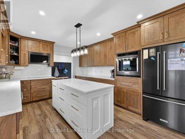573 Norfolk County Rd 28 Road W, Norfolk, ON, N0E 1G0 house for sale | Listing ID X13046 | Royal LePage