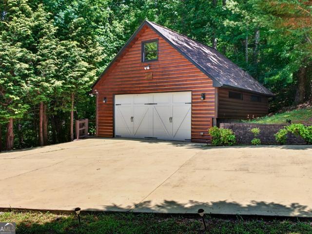 573 Weaver Creek Way