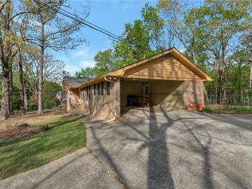 574 Horseshoe Circle SW