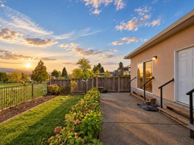 5755 Burns Place, Burnaby, BC, V5H 1W8 house for sale | Listing ID R3174 | Royal LePage