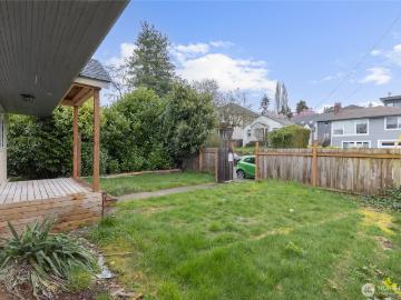 5752 NE 62nd St, Seattle, WA 98115 | MLS #2502