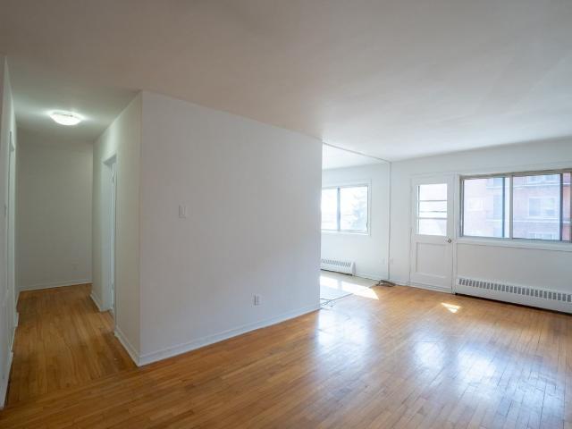 575 32e Avenue 1 Bedroom Apartment for Rent at 575 32e Avenue, Montréal, QC H8T 1Y2 Lachine