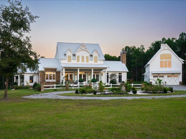 575 Carillon Court