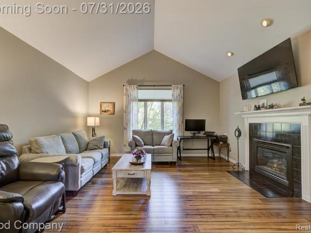 575 Lakes Edge Drive