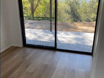 $575 p/w. Private self contained downstairs 2 bed unit