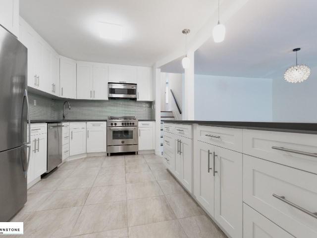 576 Henry Street, Brooklyn, NY