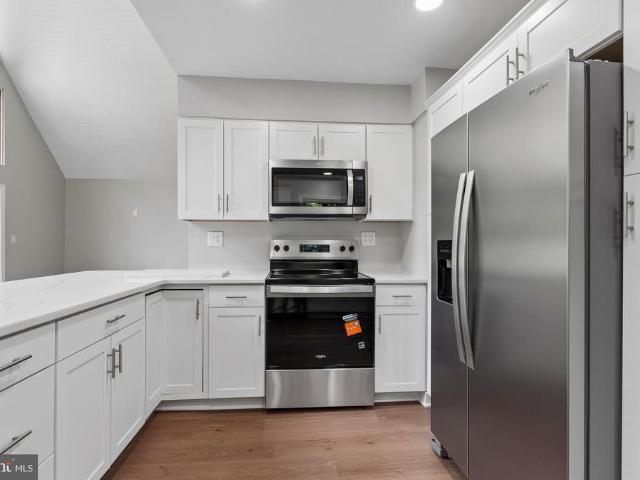 576 Manor Road