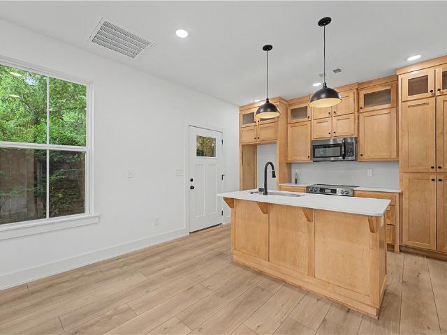 576 S Willow Avenue 1 2