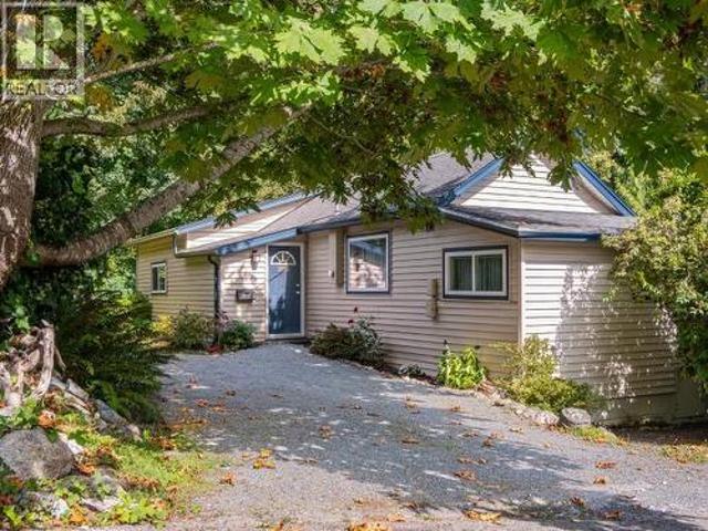 5776 Hatfield Place, Powell River, BC, V8A 3Y7 house for sale | Listing ID 20204 | Royal LePage