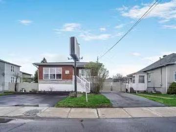 House for sale in Brossard