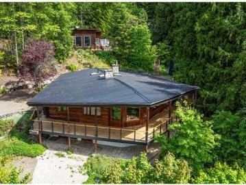 5773 Sunnybrae Canoe Point Road, Tappen, BC, V0E 2X1 house for sale | Listing ID 10386 | Royal LePage
